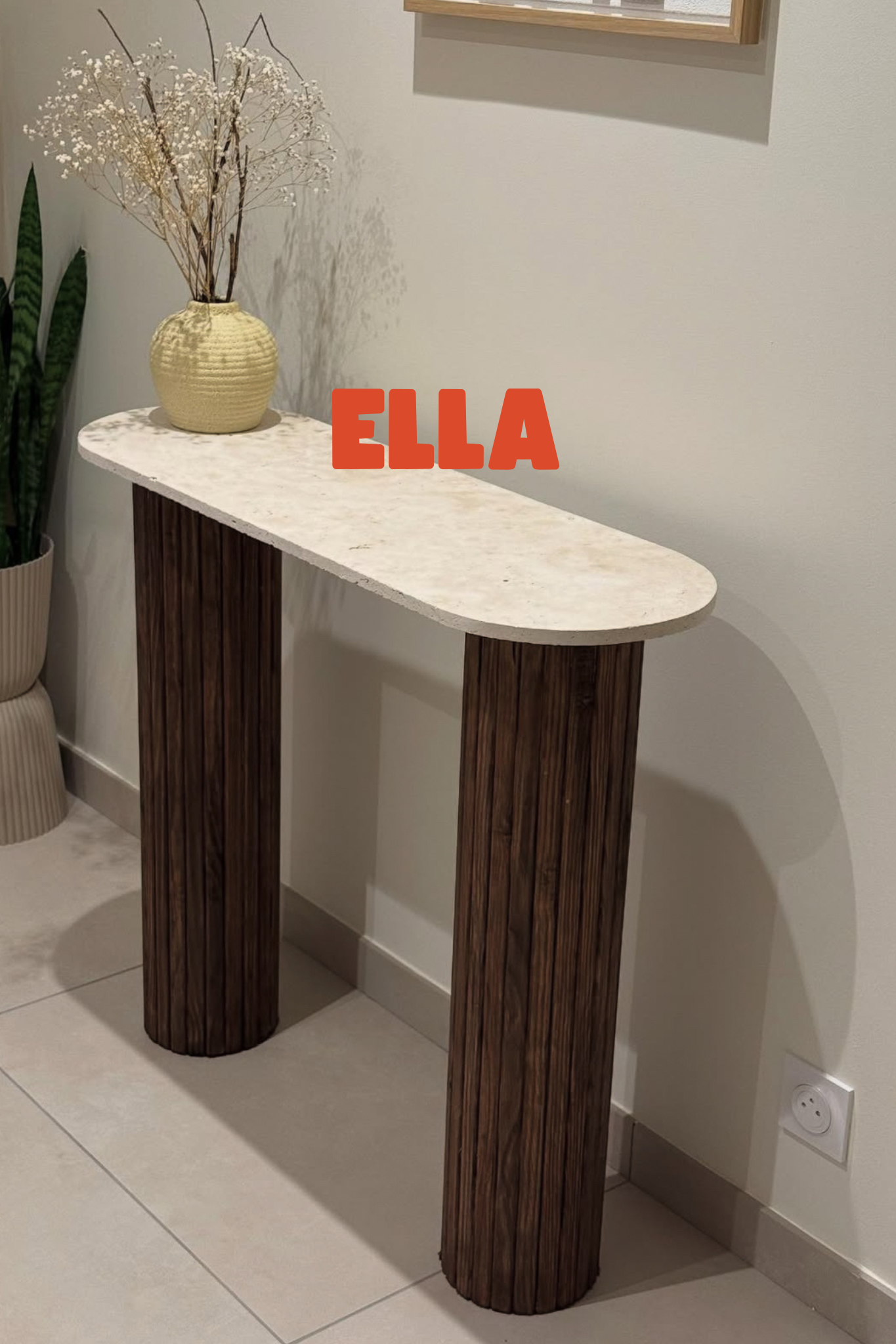 Console Ella
